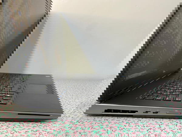 Dell precision 7730لابتوب مثالي للمصممين والمهندسين والجرافيك والالعاپ الثقيلة والبرمجة Image 4 Preview