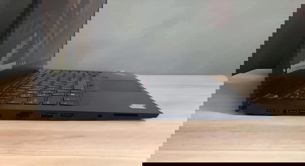 Lenovo ThinkPad T490sلابتوبلينوفو سوبر سلم ولمس  معالج كوراي سفن  الجيل ثامنفئة معالج U Image 3 Preview