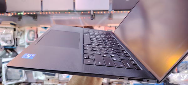 لابتوب دل برزشن 5560 Image 9 Preview