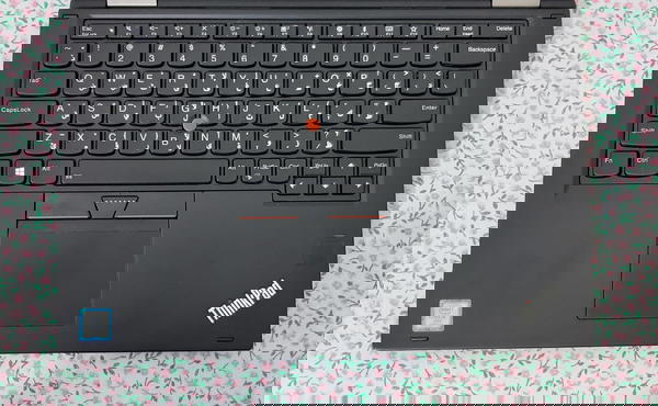 لابتوب لينوفر ثنكباد يوكا X380 لمس قلاب مع قلم لينوفو اصلي  Image 6 Preview