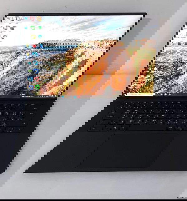 لابتوبDell Precision 5550 المصممة للبرامج الهندسيه والتصميم والمونتاج الثقيل من الجيل العاشر Image 7 Preview