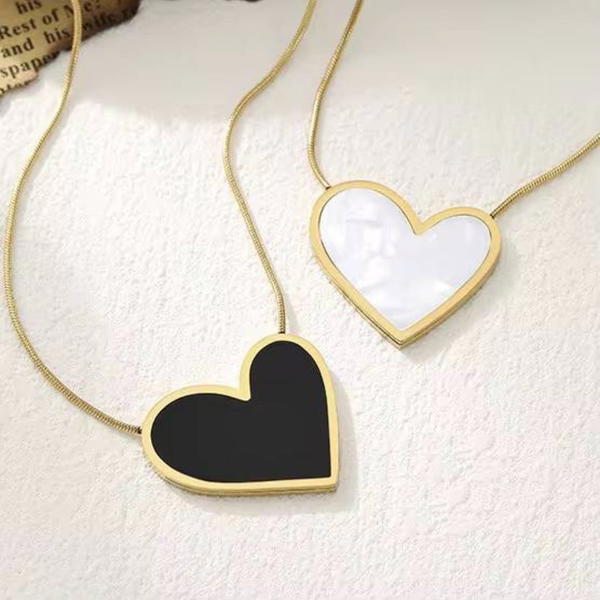  necklace heart black and white (N28) Image 1 Preview