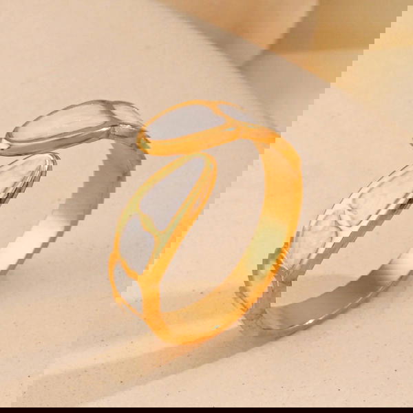 white rings (R16) Image 1 Preview