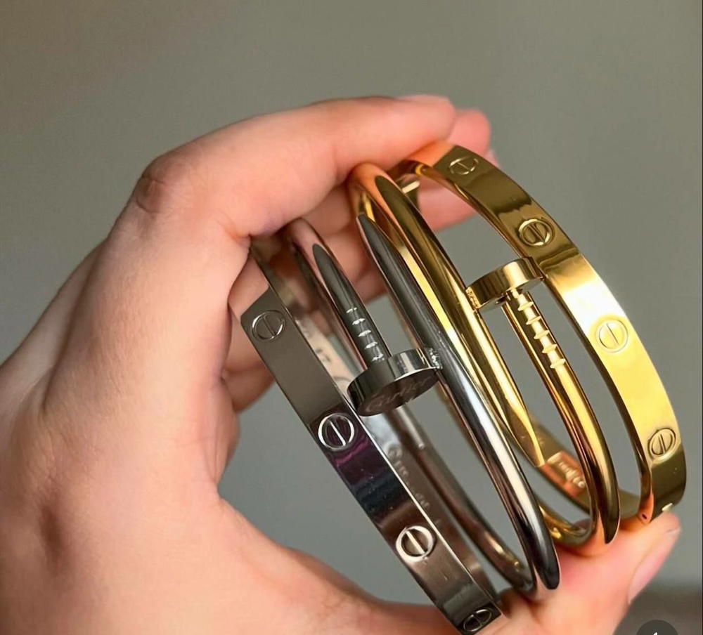 4 Bracelets  Preview Image