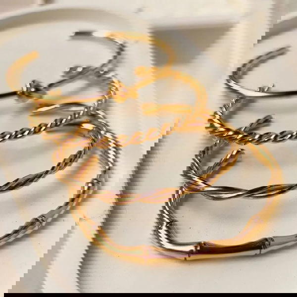 4 bracelets  Image 1 Preview