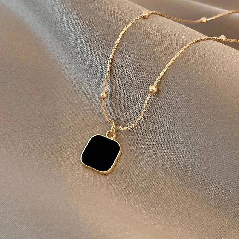 Black and white square necklace (N20) Preview Image