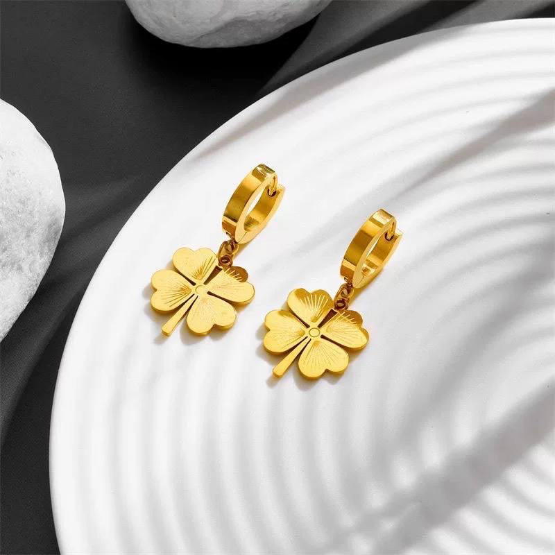 Earrings E6 Preview Image