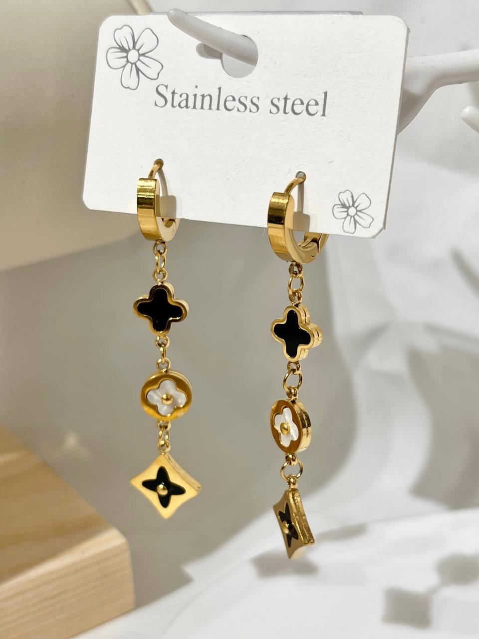 Earrings  Preview Image