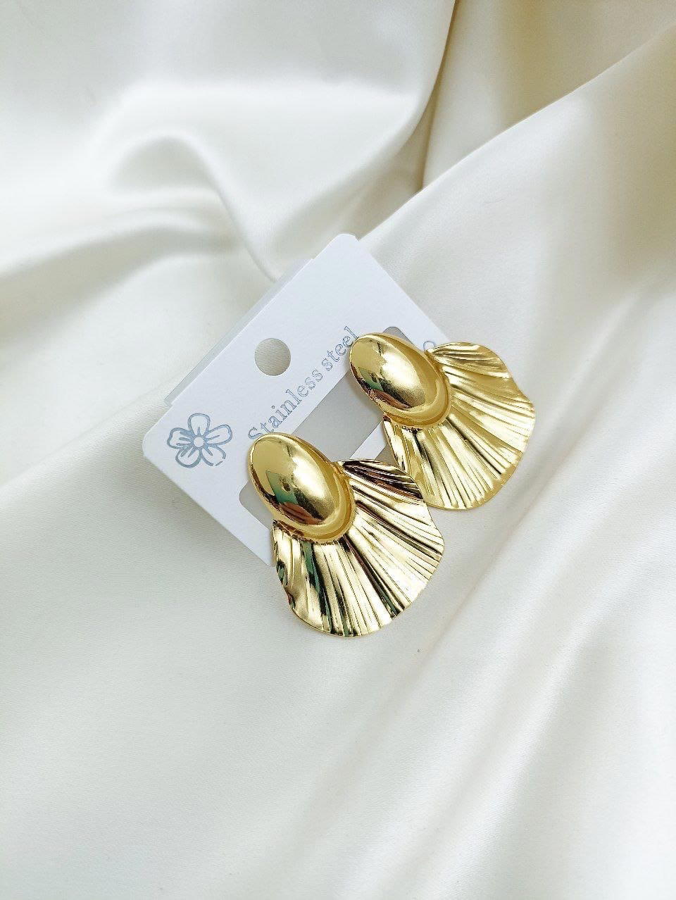 Earrings  Preview Image