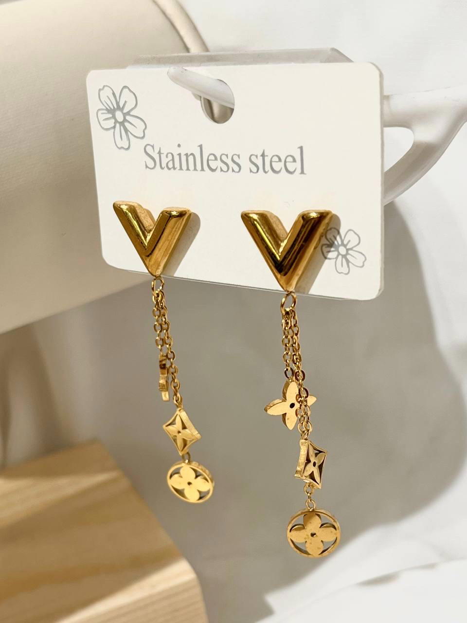 earrings  Preview Image