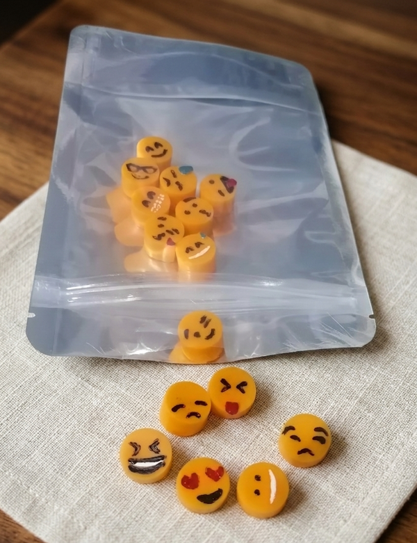 مجموعة فوندو سمايلى فيس بعطر جولدن مسك  Image 3 Preview