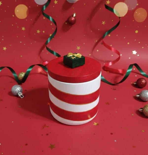 شمعة رائعه بعطر الكريسماس  Image 3 Preview