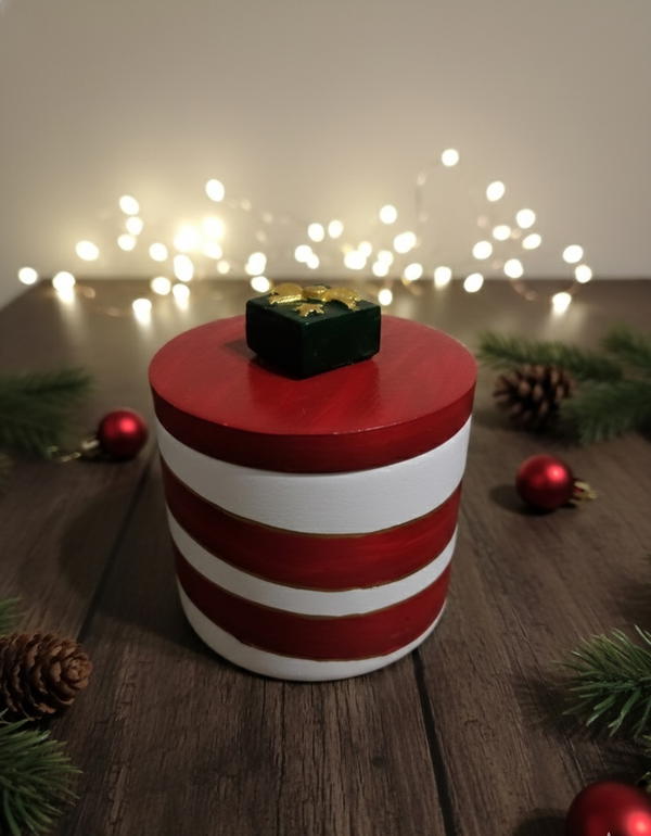 شمعة رائعه بعطر الكريسماس  Image 4 Preview