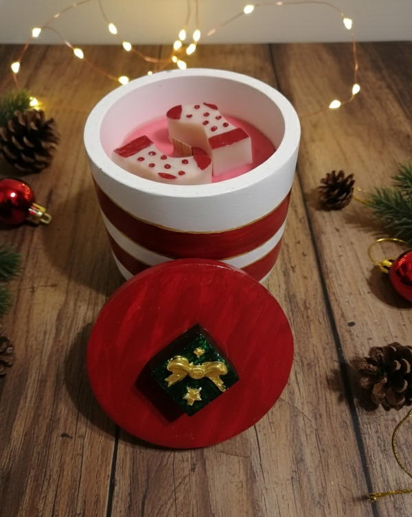 شمعة رائعه بعطر الكريسماس  Image 5 Preview