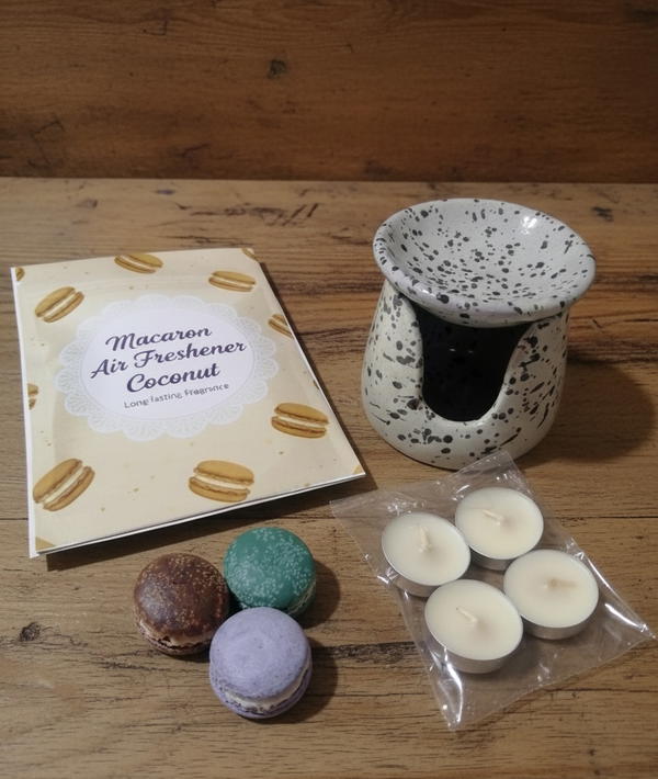 طقم فواحة فخار مع شمع معطر بعطر جوز الهند  Image 1 Preview