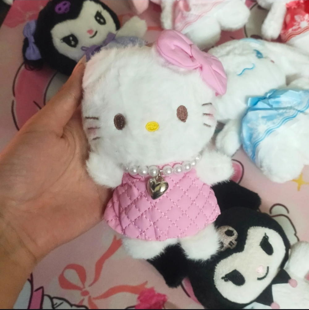 hellokitty keychain plush Preview Image
