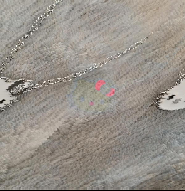 hellokitty necklace  Image 2 Preview