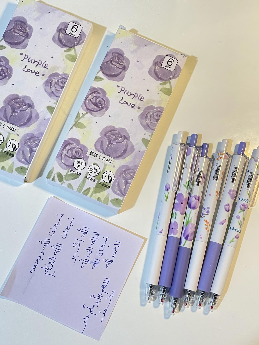 علبة 6اقلام جل ازرق سوستة ورد لاڤندر🪻💜 Preview Image