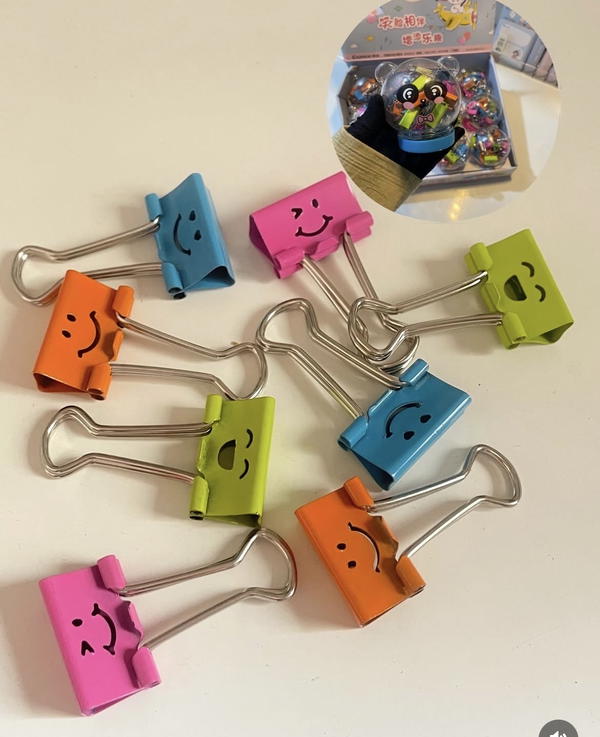 علبة مشابك معدن سمايل💗(: Image 2 Preview