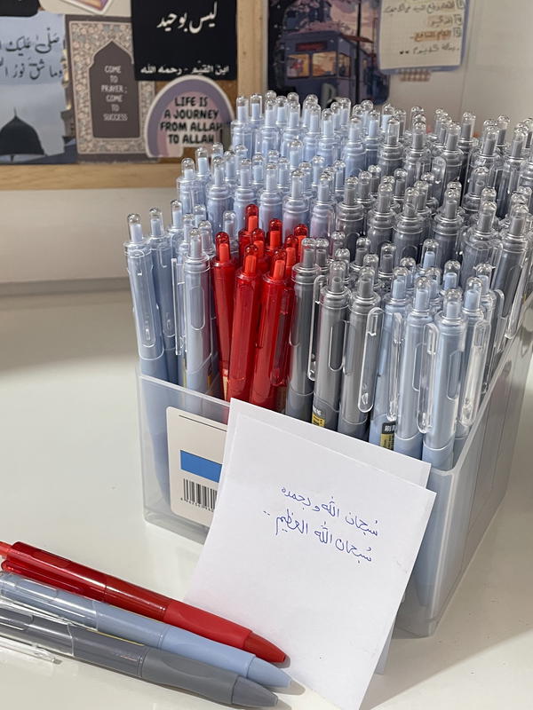 اقلام جل ازرق ناعم بالكتابه غيمه5ml 🌨️🥹🤏🏻🩵🩵🦋🐳 Image 1 Preview