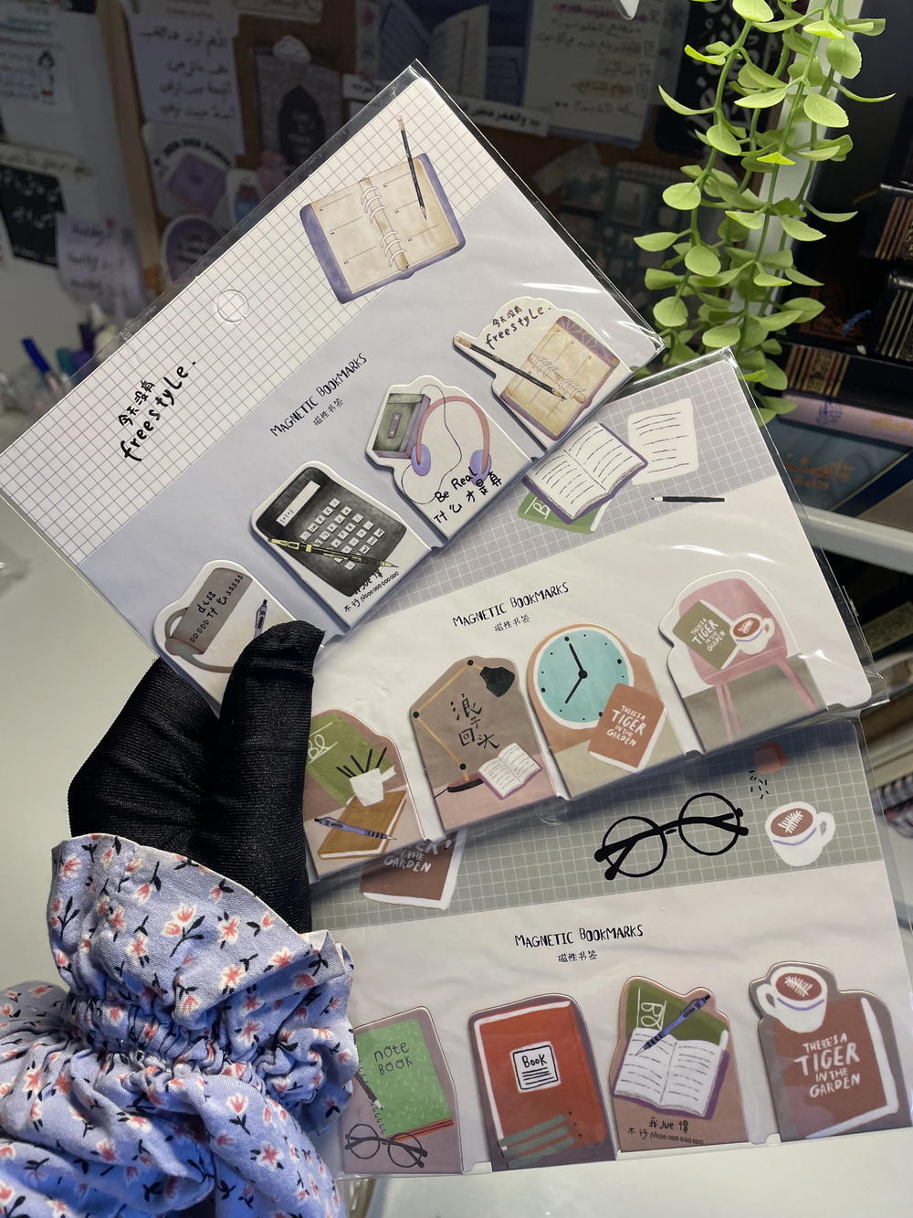 بوك مارك ماجنتك📚🧲المجموعة فيها 4قطع✨دابل فيس Preview Image