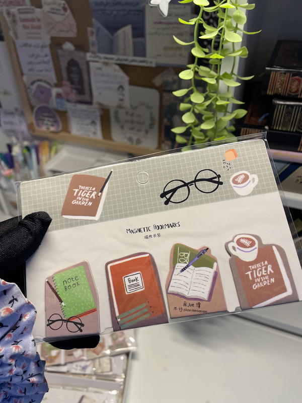 بوك مارك ماجنتك📚🧲المجموعة فيها 4قطع✨دابل فيس Image 2 Preview