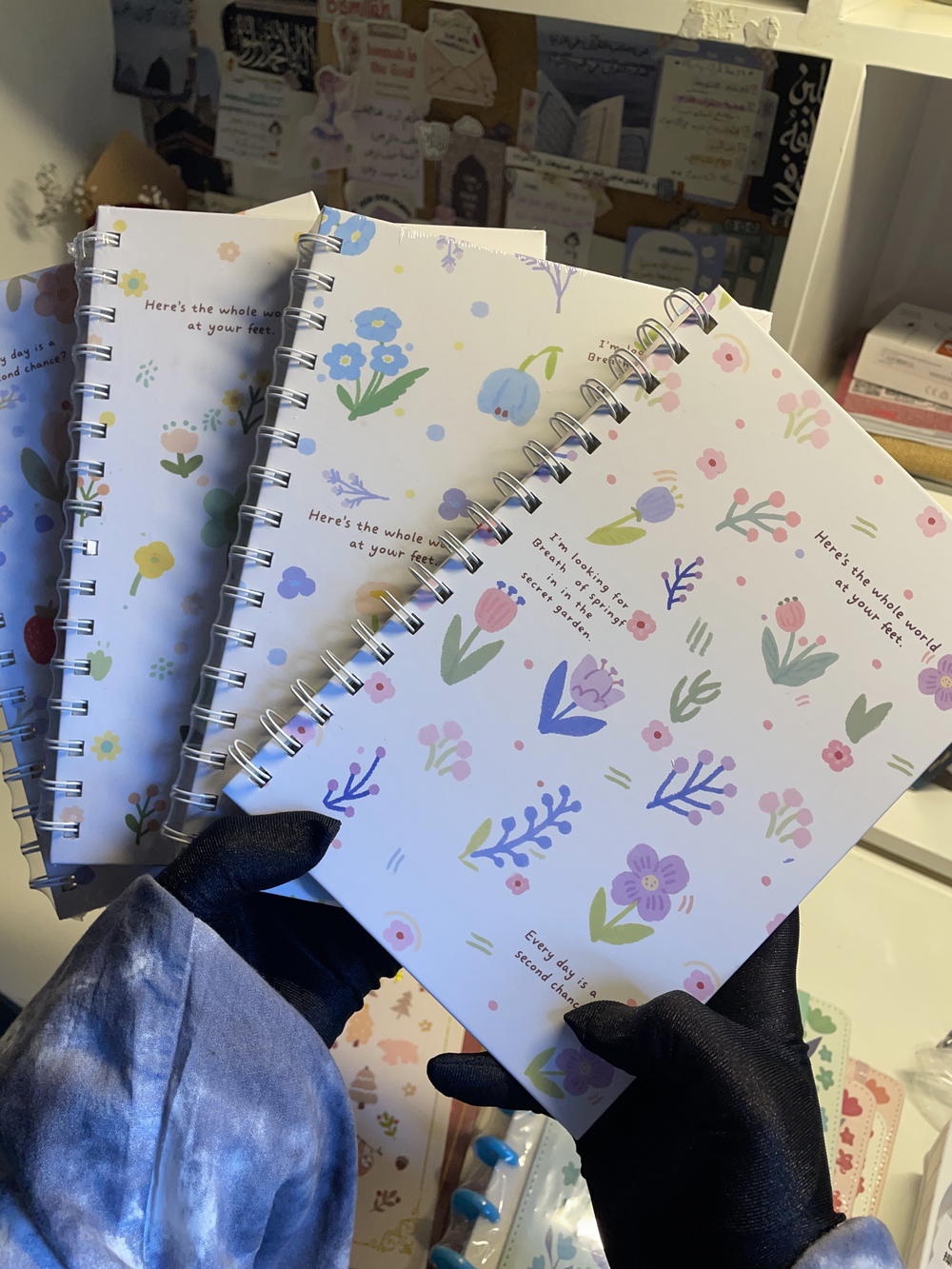 دفتر A5هارد كڤر  مستورد ورق كريمي120صفحة60ورقة Preview Image