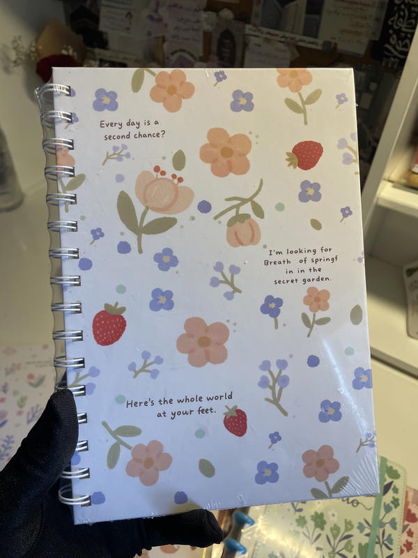 دفتر A5هارد كڤر  مستورد ورق كريمي120صفحة60ورقة Image 3 Preview