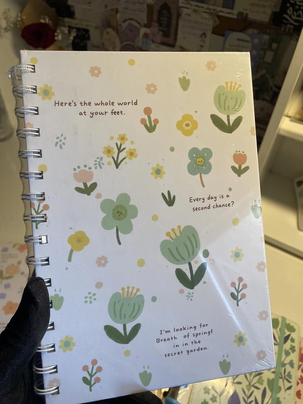 دفتر A5هارد كڤر  مستورد ورق كريمي120صفحة60ورقة Image 6 Preview