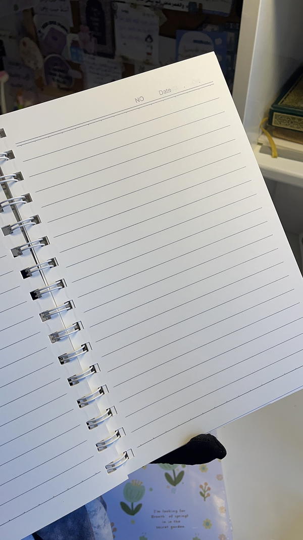 دفتر A5هاردكڤر مستورد ورق كريمي160صفحة80ورقة Image 5 Preview