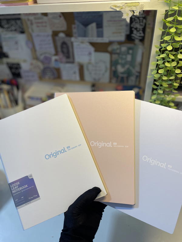 دفتر A5مستورد بفواصل وحلقات لإعادة التعبئة 🤎غلاف هارد متين ورق كريمي 🫶🏻المتاح ابيض Image 1 Preview