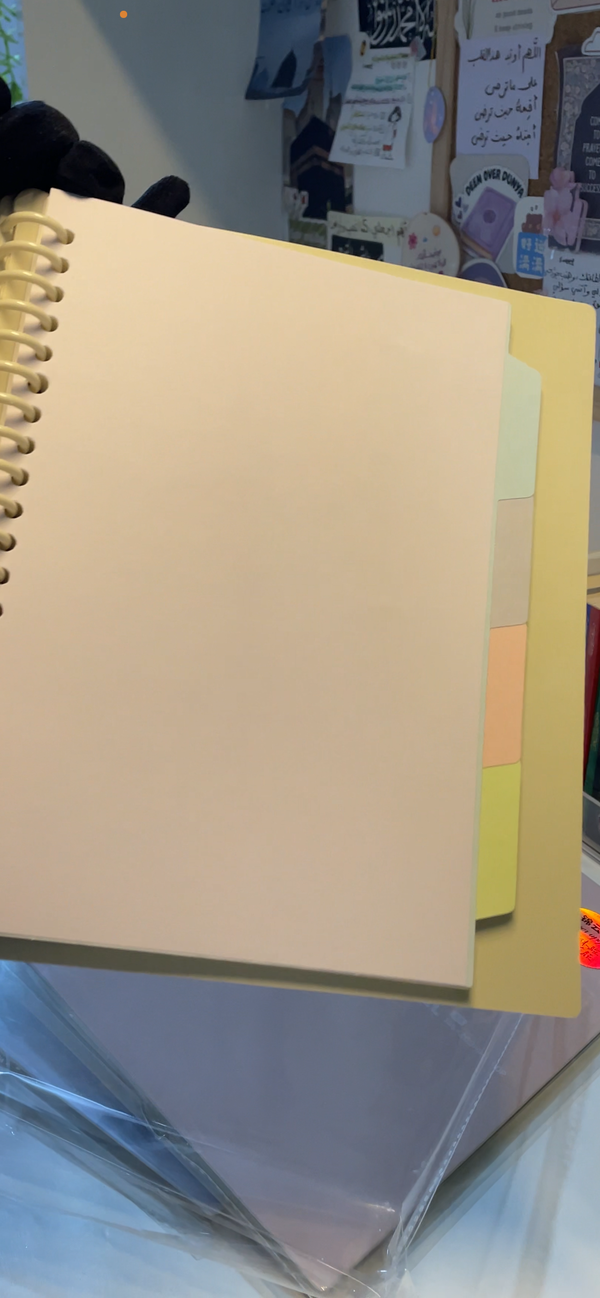 دفتر A5مستورد بفواصل وحلقات لإعادة التعبئة 🤎غلاف هارد متين ورق كريمي 🫶🏻المتاح ابيض Image 3 Preview