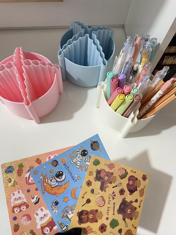 منظم اقلام M&g بيدور 360درجه🥹💗🌸🌱معاه شيت ستيكرز Image 2 Preview