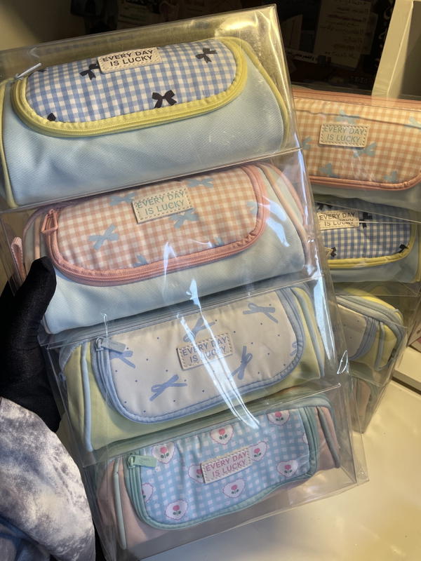 مقلمة lucky 🧸🍬مستوردةhigh Quality  Image 3 Preview