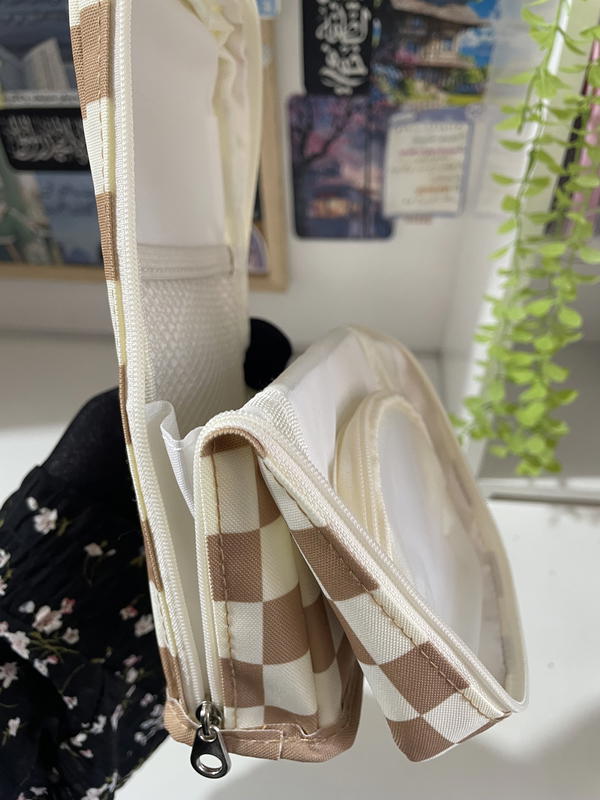 مقلمة 🧸مغناطيس بجيب داخلي💝 Image 2 Preview