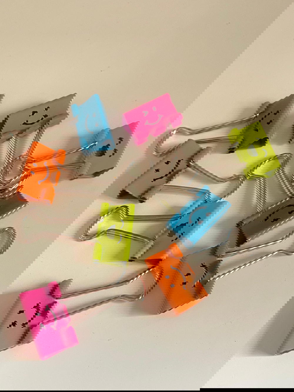 مشبك ورق كيوت فردي smile (: Preview Image