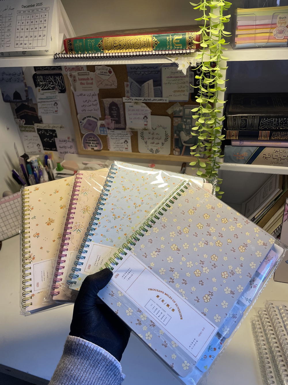 نوت بوك بنترست 💕A5 ورق كريمي سلك استيراد متقسمة 160صفحه80ورقة💕 Preview Image