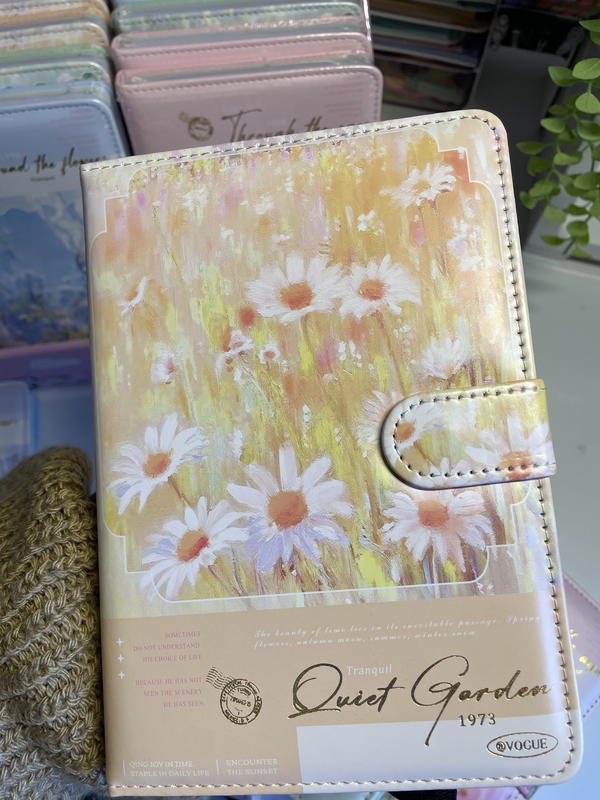 نوت بوك جلد خيالية💕 حجم كبير  5Aمستوردة ورق كريمي132ورقه  جورنال ملون 4 تقسيمات Image 6 Preview