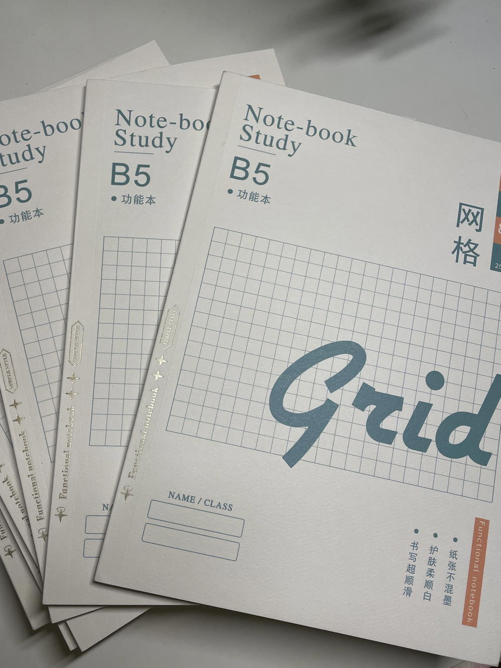 نوت بوك مستوردة💕 مربعات B5حجم كبير 🍃hiqh quality ختم ذهبي120 صفحه60  ورقه 💕 Preview Image