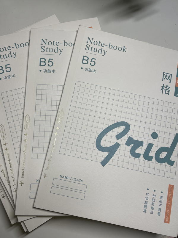 نوت بوك مستوردة💕 مربعات B5حجم كبير 🍃hiqh quality ختم ذهبي120 صفحه60  ورقه 💕 Image 1 Preview