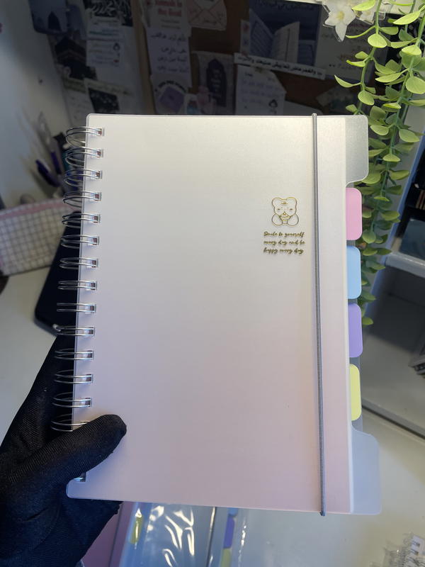 نوت بوكA5 سلك فخمة💕🤌🏻استيراد ورق كريمي متقسمة 248صفحه124ورقة Image 4 Preview