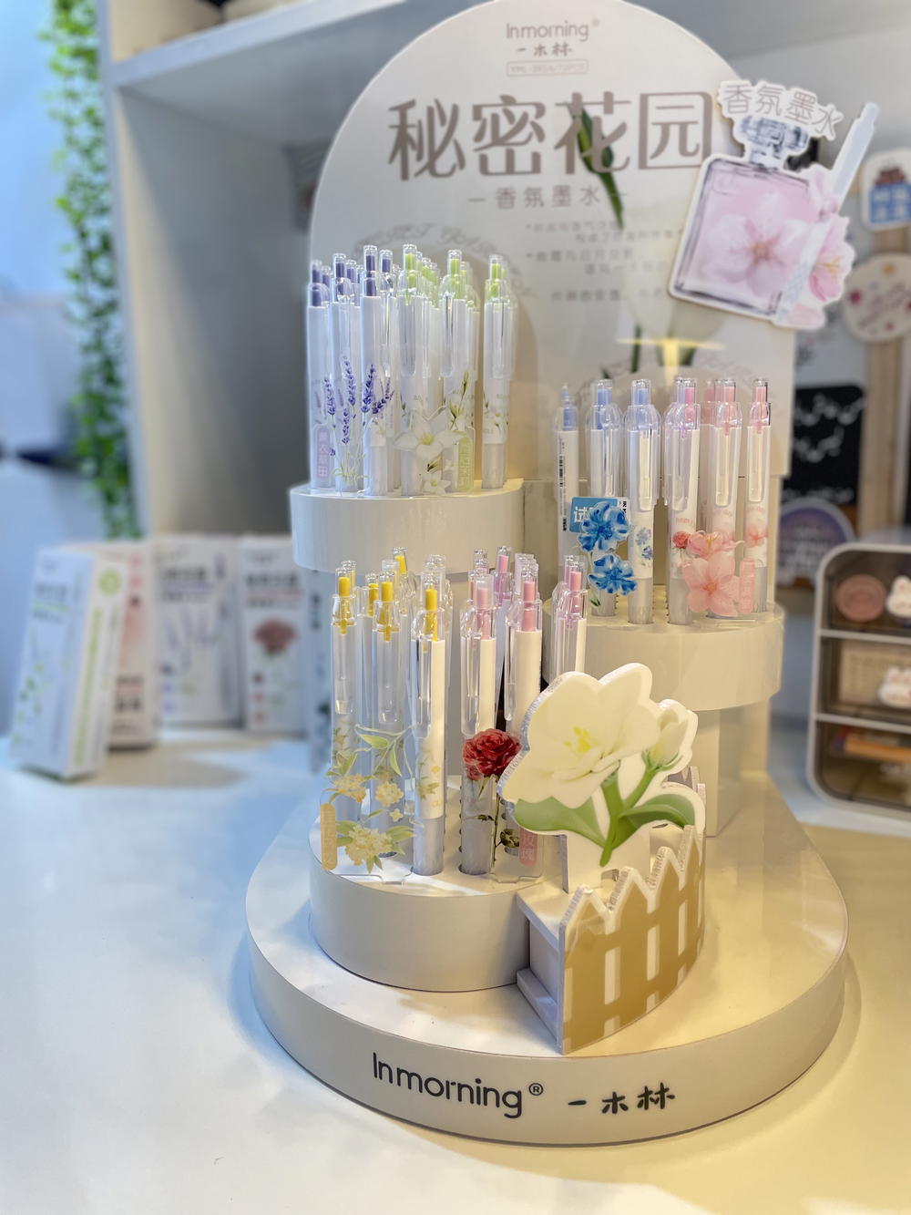 قلم برائحة الورد مُميزة🫰🏻💗🍓🪻🌷🌸🌺💐 Preview Image