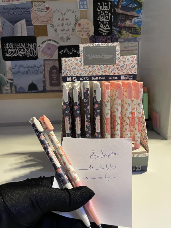 اقلام جاف ازرق ماركة M&g ثيم ربيعي🥹🌻💗🍃🦋5ml Image 1 Preview