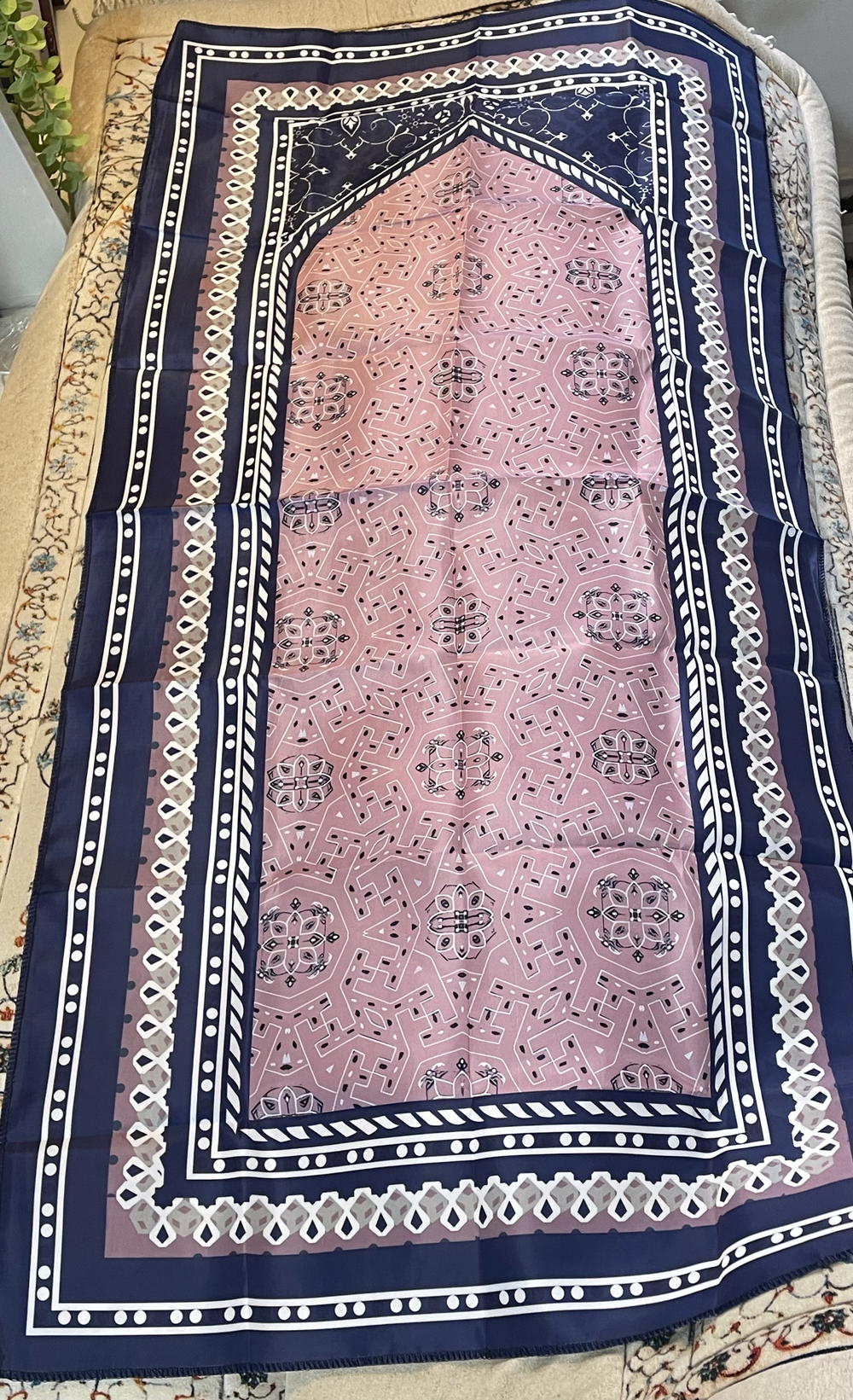 سجادة صلاة جيب واتر بروڤ 📿🕌بحافظة للحماية  Preview Image