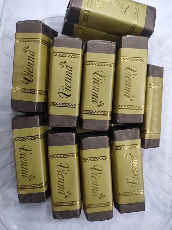 شيكولاتة فينا حشو مكسرات Image 3 Preview