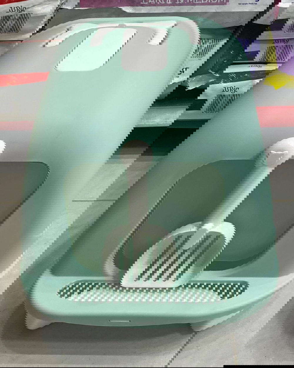 ليتر بوكس مغطي مع جاروف متوفر Preview Image