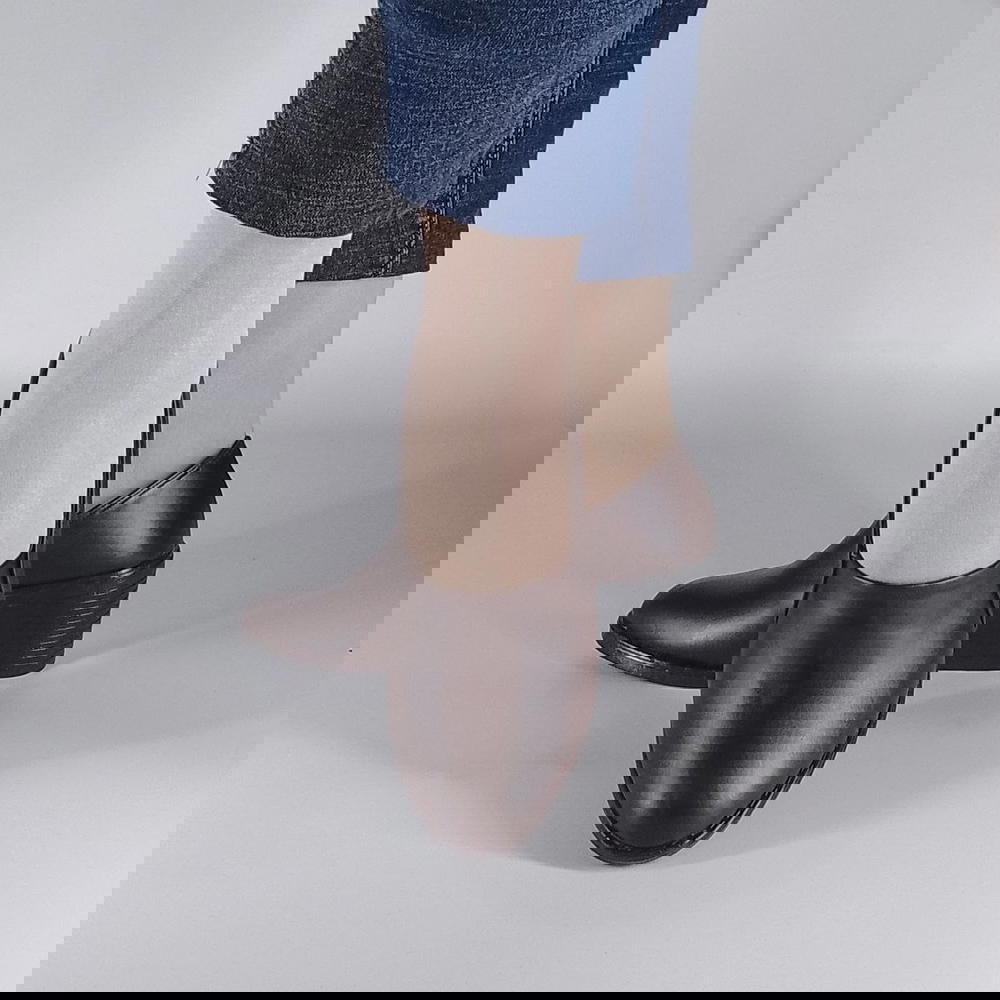 حذاء جلد حريمي Preview Image