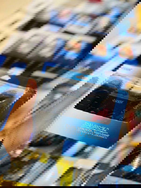 PS2يدة بلاي ستيشن Image 1 Preview