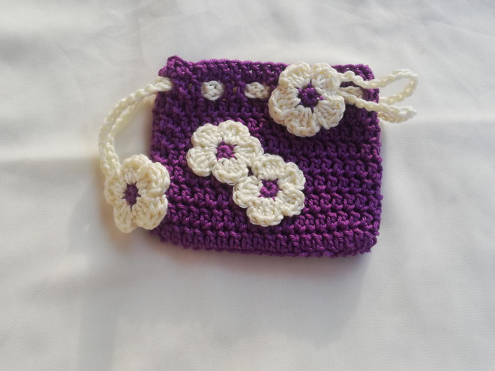 Daisy Pouch Preview Image