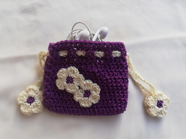 Daisy Pouch Image 3 Preview